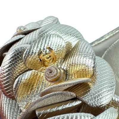 CHANEL Gold Leather Camellia Flower Toe Ring Sandals Made in Italy