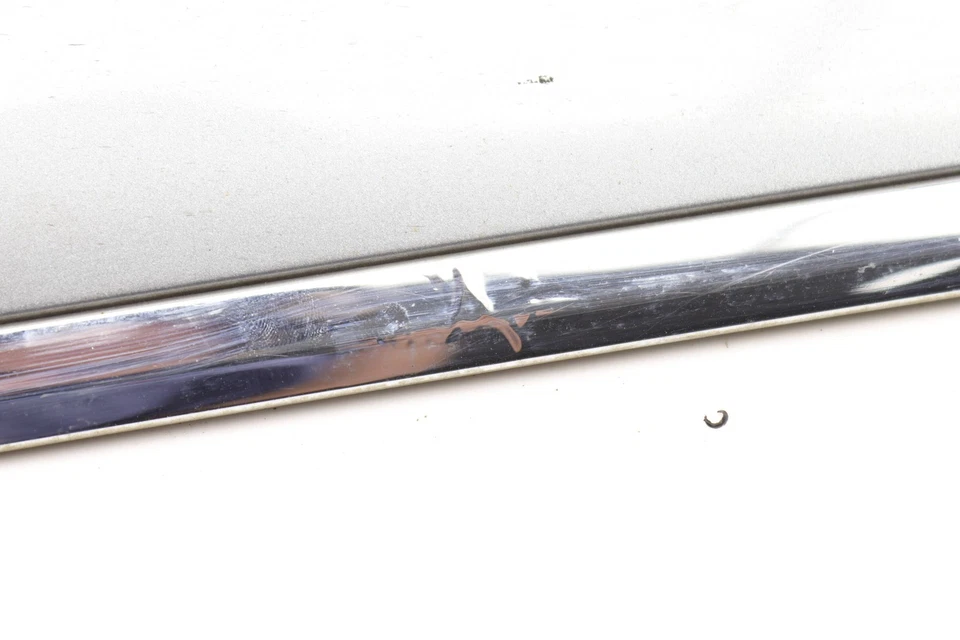 2009 - 2011 奥迪 A6 四轮车 - 右前下门成型/装饰 4F0853960J — 第 4/4 张图片