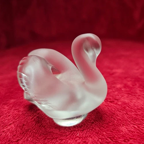 Lalique "Swan" paperweight fully signed to the base, pristine condition