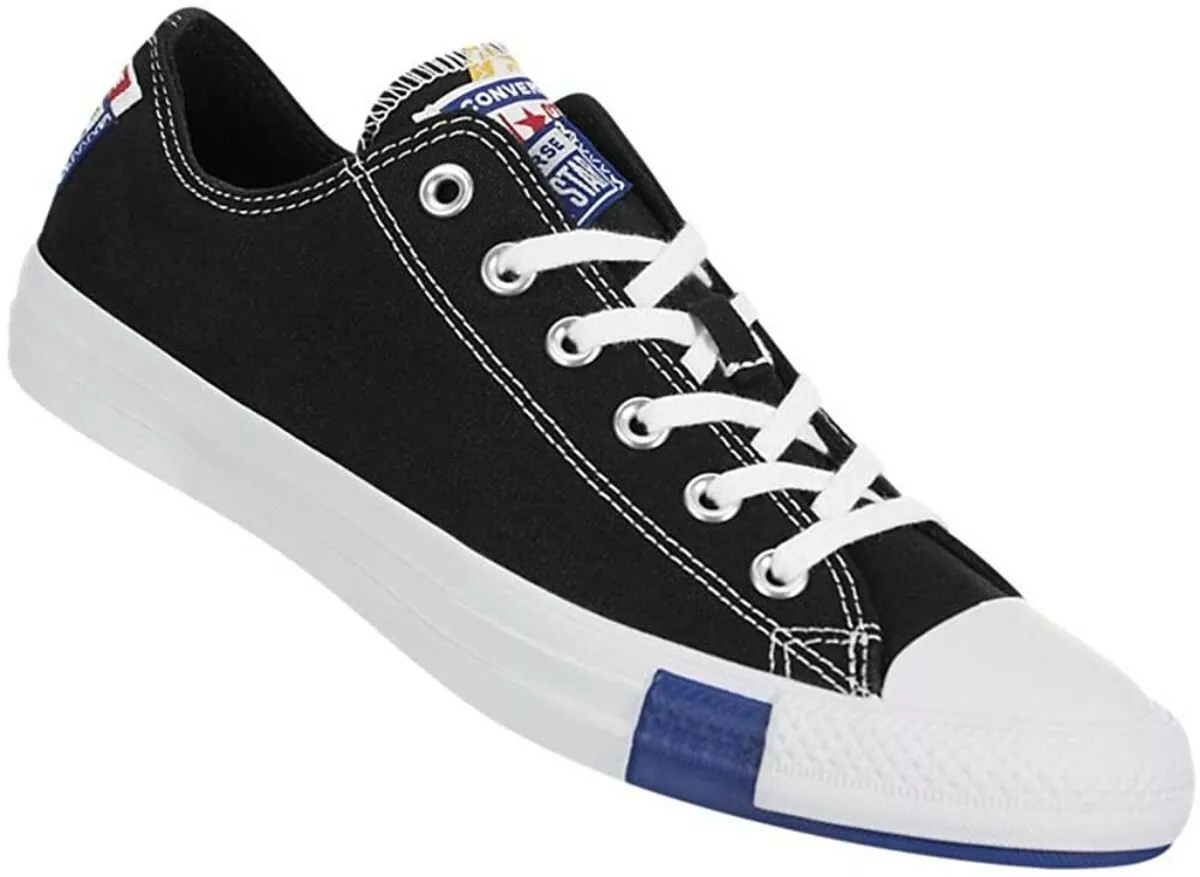 Converse Chuck Taylor All Star Low Top Unisex Shoes.