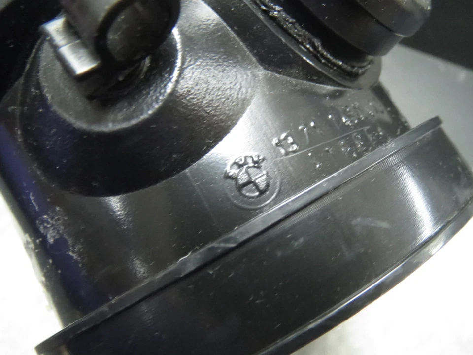 Bota con sensor de masa de manguera de admisión de aire para BMW 740i 740iL 1996-98 - OEM - ¡Envío rápido! Foto 2 de 4