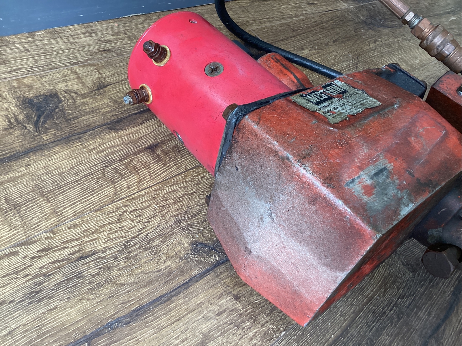 WESTERN ISARMATIC LIFT CONTROL MARK IIIA HYDRAULICS SNOW PLOW PUMP