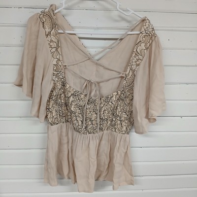 NWT Gimmicks Top From Buckle Size Medium Cream Colored With Lace Bust And Tie...