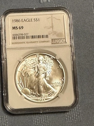 1986 MS69 NGC  American silver eagle .