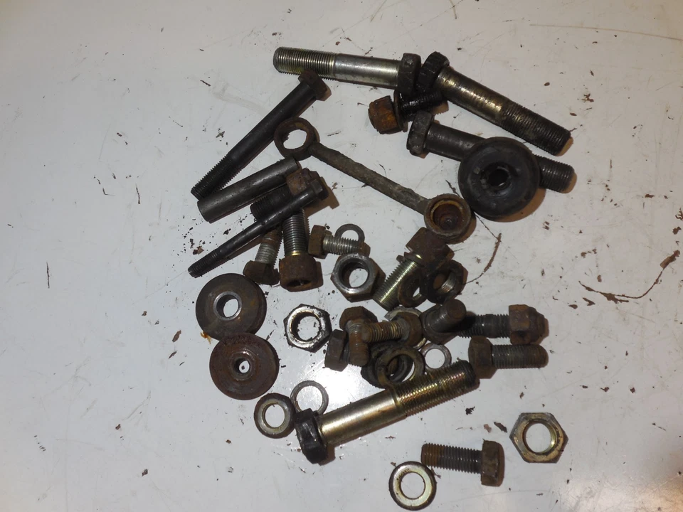 Kit de pernos de tuerca de herrajes de suspensión trasera 72-89 Mercedes Benz R107 450SL 380SL 560SL Foto 2 de 4