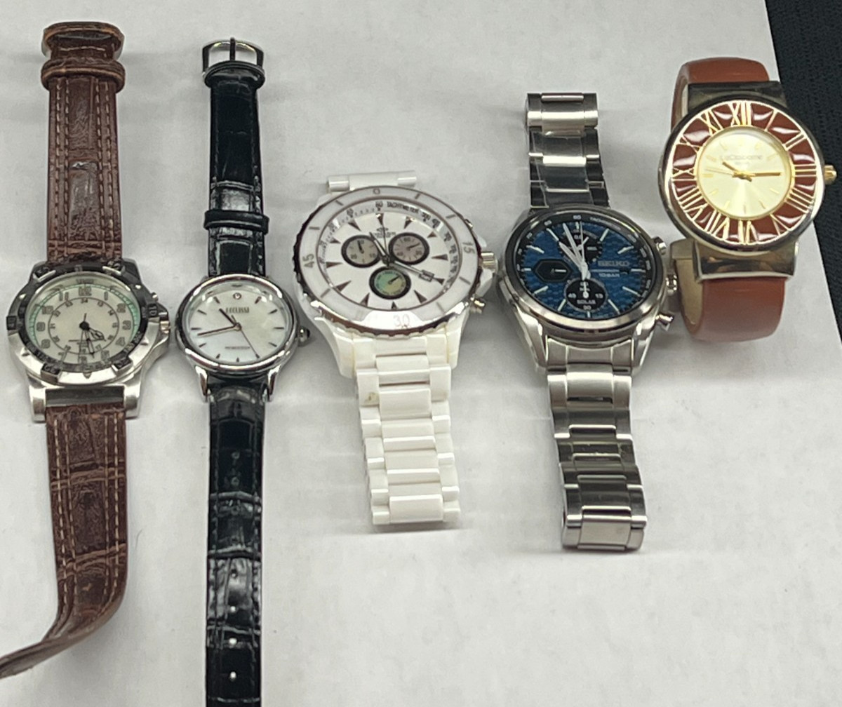 Claiborne Quartz Oniss Ecclissi Sportiva, Watch Lot Macchina 5 Paris Seiko Liz - vintagewatches.pk