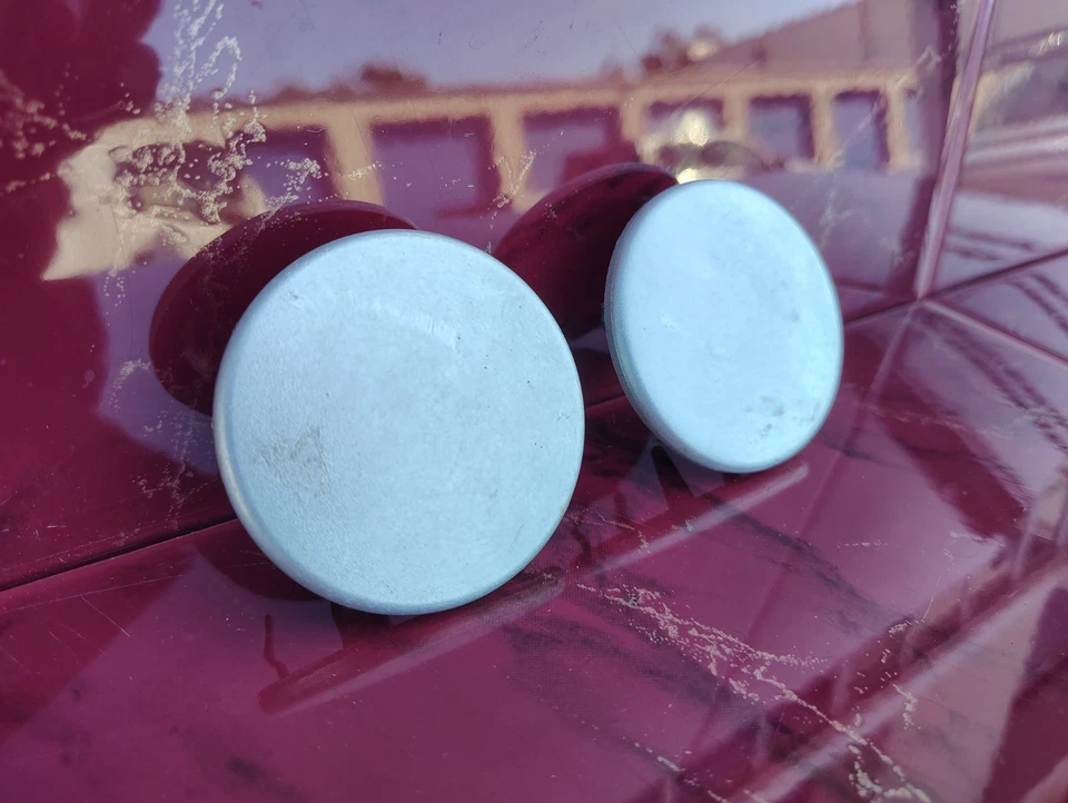 Tapas centrales Chrysler Dodge Jeep plateadas 2,25" 57 mm (2) OEM # 4284965822-RG80TRMAA Foto 3 de 4