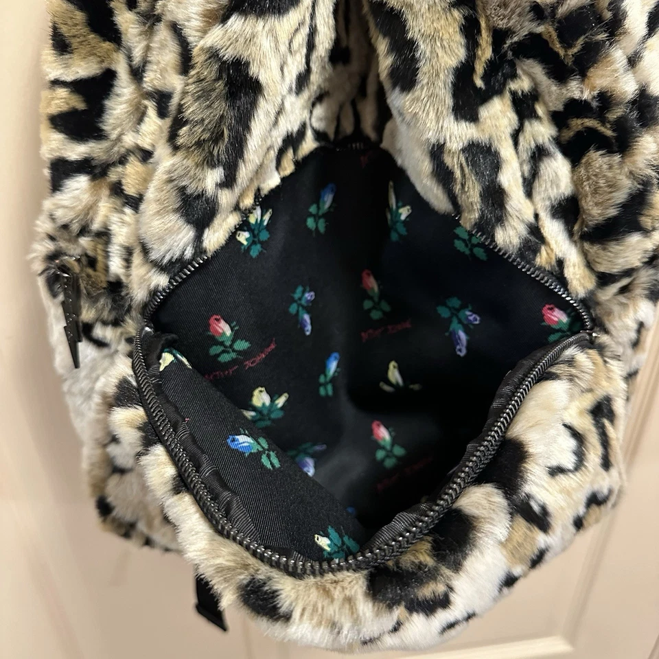 Новый Betsey Johnson леопард искусственного меха черный коричневый рюкзак довольно цветочный внутри - Изображение 4 из 4