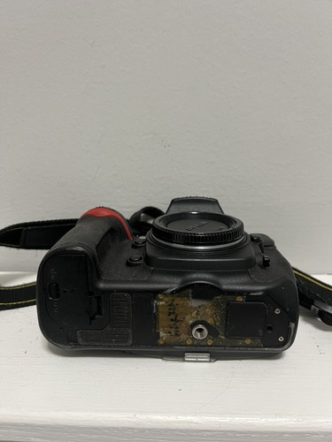 Nikon D300 Digital SLR Camera - Body And Battery Only - Picture 6 of 6