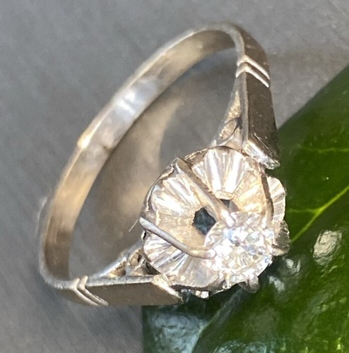 Vintage Diamond Ring Estate Fine Jewelry Pre-Owned Platinum 7.75 Buttercup-Set - Picture 9 of 24