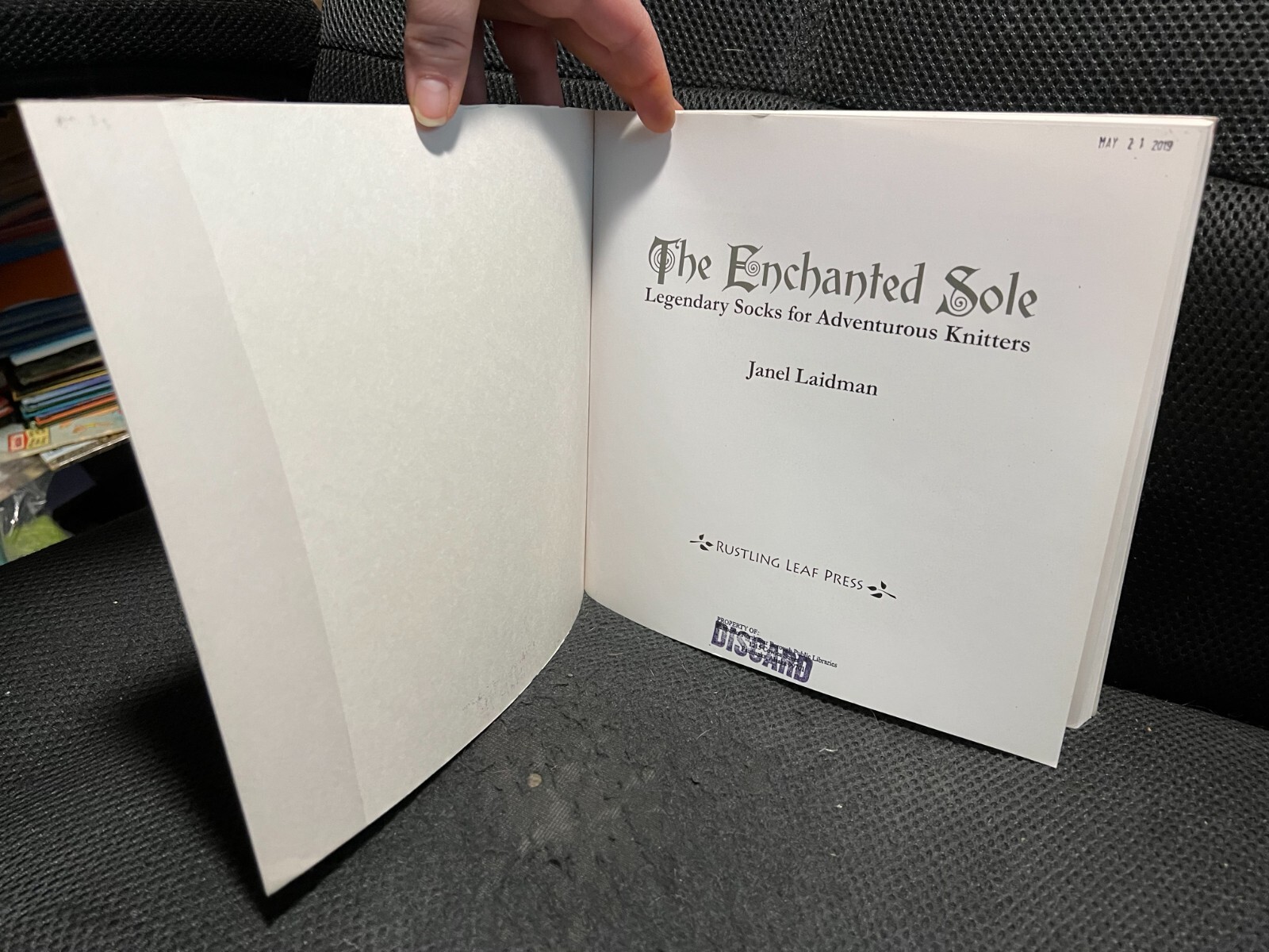 SAOLA The Enchanted Sole : Legendary Socks for Adventurous Knitters