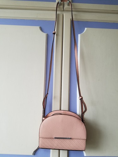 Wunderschöne Armani Exchange kleine rosa Tasche - nagelneu mit Etikett, UVP 95,50£