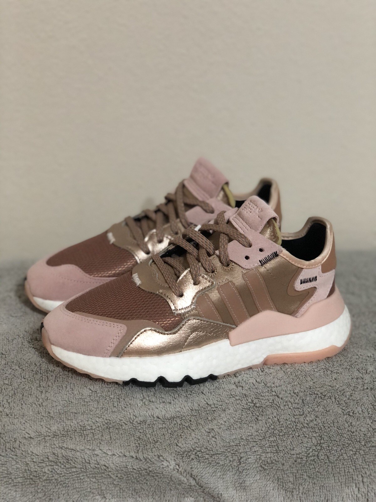 adidas nite jogger rosa gold
