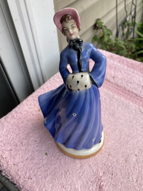 RARE  Goldcrest Creation” First Snow Dorier”Porcelain Lady Figurine #1240 US A