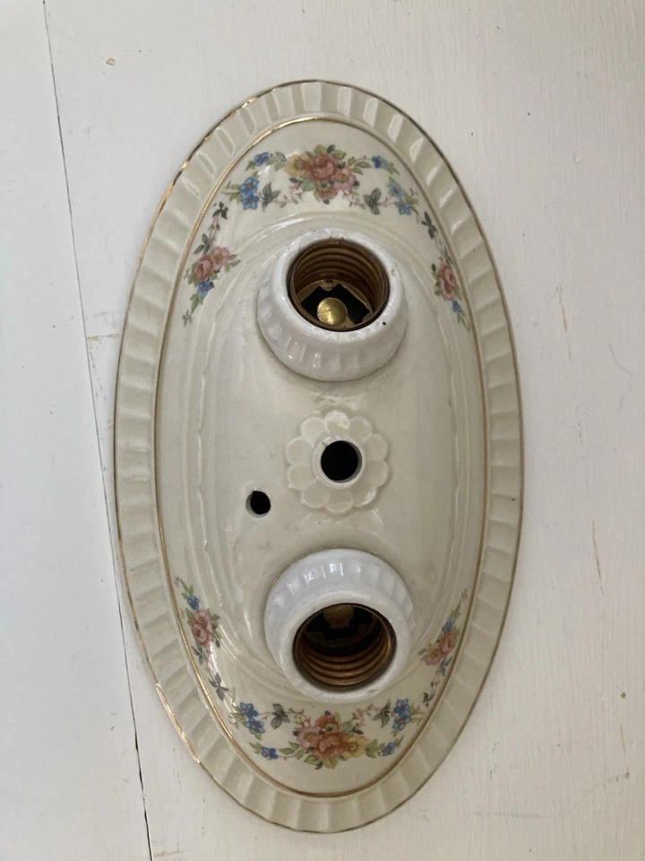 Винтажные настенные булочки с двумя розетками с выдвижной цепочкой и розовыми цветами - Изображение 4 из 4