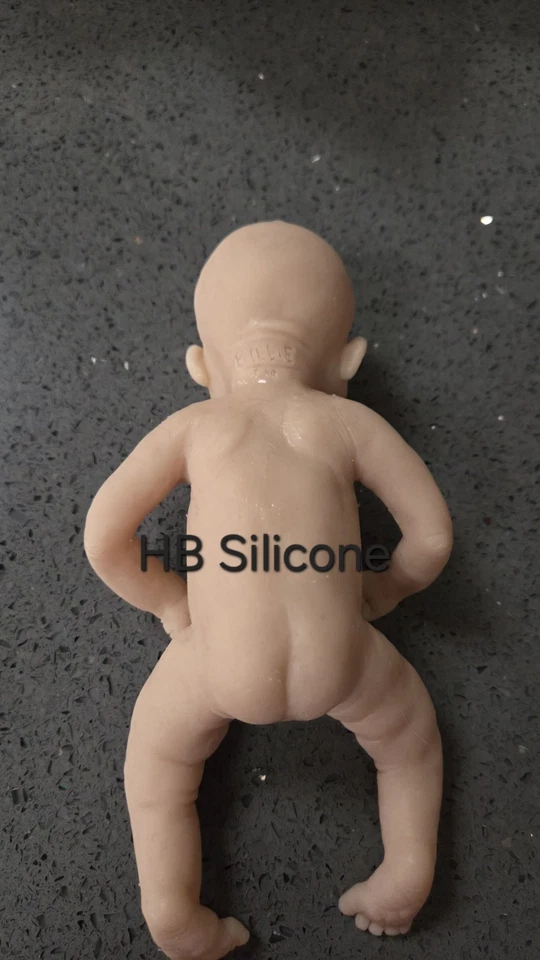 8 inch "Billie" BLANK Silicone Baby Doll Kit Reborn - Image 3 of 4
