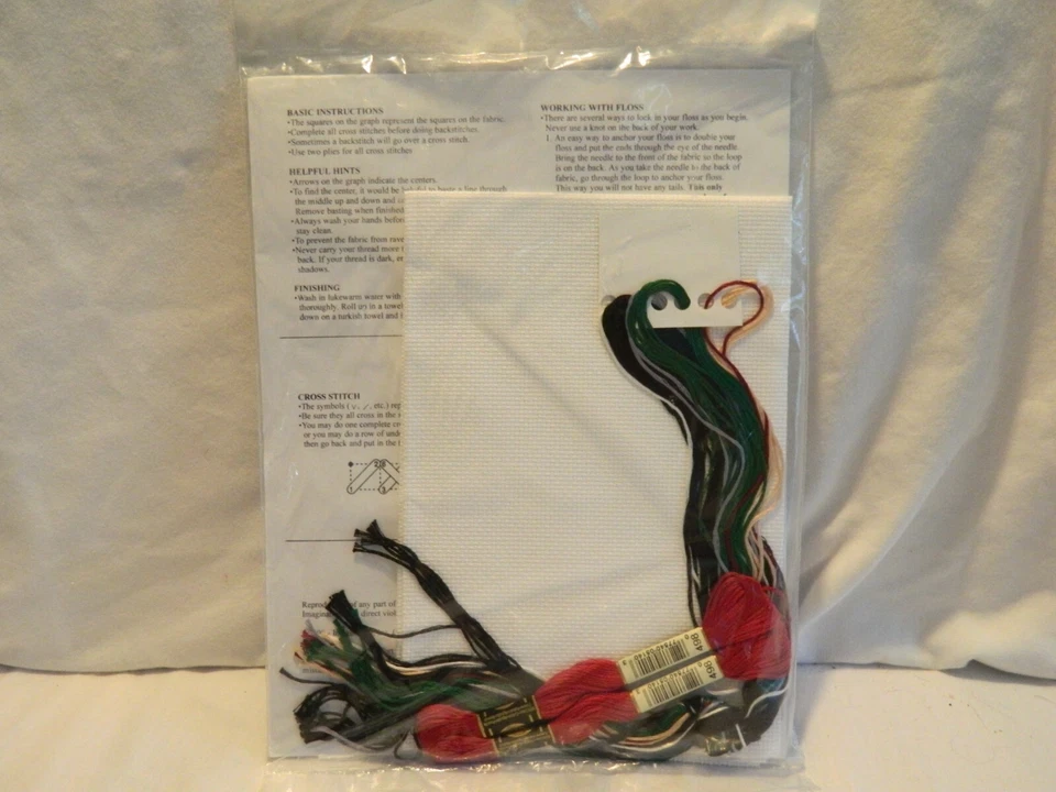 C-25 NUEVO KIT PUNTO DE CRUZ IMAGINATING CONTADO “SNOOZIN SANTA” Foto 3 de 3