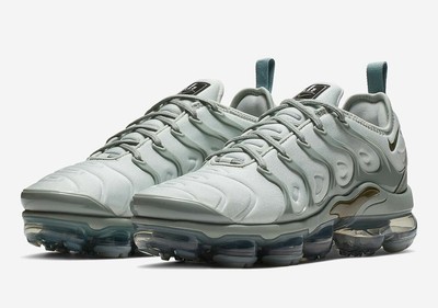 nike vapormax plus womens uk