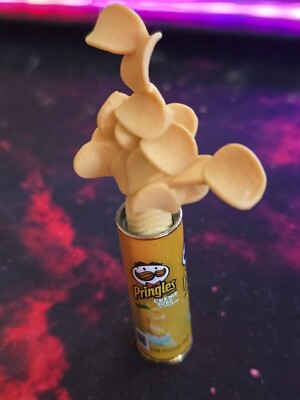 Zuru Mini Brands - Frozen Moment Gold Pringles ++Ultra Rare++