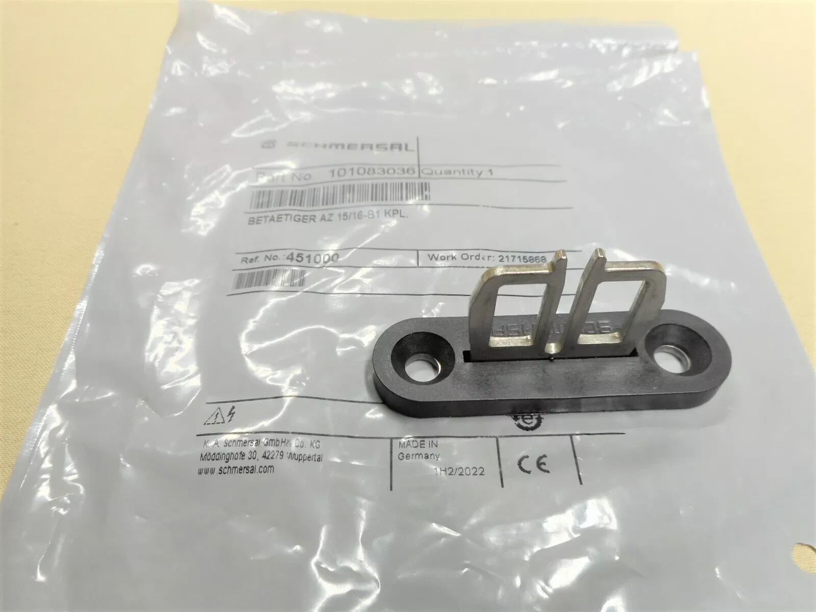 SCHMERSAL AZ16-02ZVRK-M20 actuator key