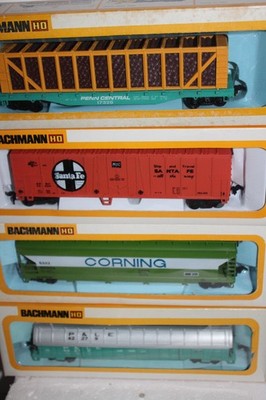 Group of 4 Bachmann HO Scale Train Assorted Cars in Original  Boxes