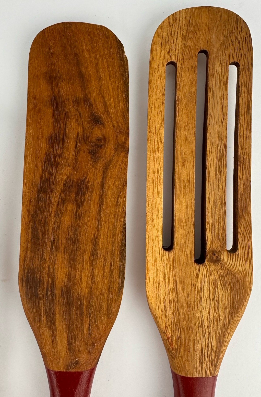 Mad Hungry Original 4-Piece Acacia Spurtle Set Natural wood Red