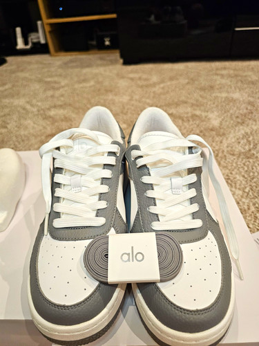 BRAND NEW Alo Yoga Recovery Mode Sneaker Grey White Unisex Size 7.5W / 6M NIB