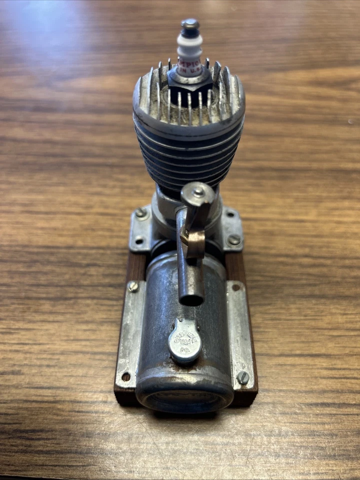 Cleveland Tom Thumb Spark Engine Model Airplane Engine M11 - Image 4 of 4