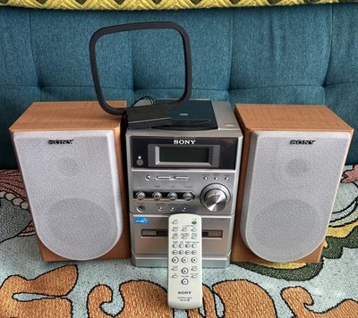 Sony CMT-NE3 HiFi Stereo w/Speakers Remote & Antenna AM Works Parts Repair