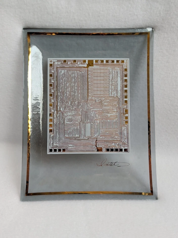 VINTAGE 1973-4 INTEL 8080 Gold Microprocessor Chip Commemorative Glass Dish - Image 2 of 4