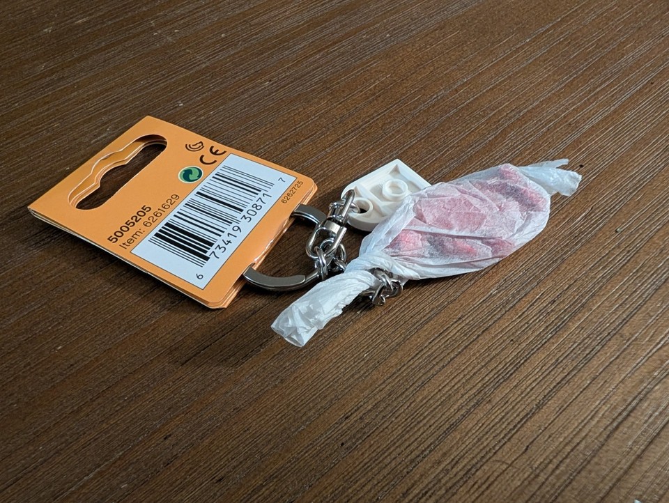 LEGO 5005205 Red Chrome VIP Minifigure Keychain New | eBay