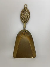 Vintage The Revenge Galleon Fireside Coal Silent Butler Brass Dustpan Unique