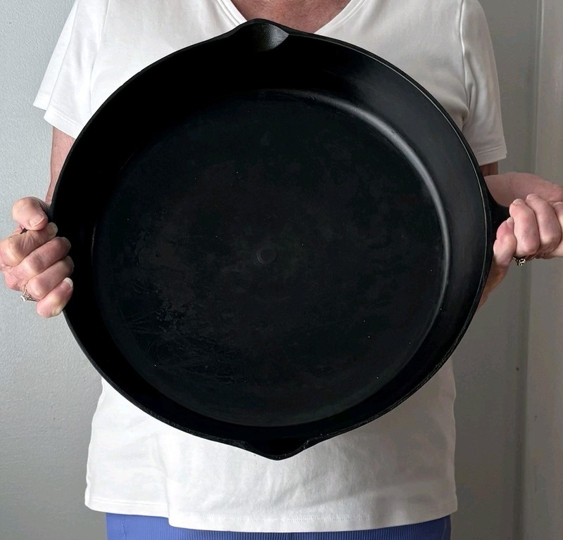 BSR Red Mountain Series #14 Cast Iron Skillet, 15"  !!! GIANT !!!