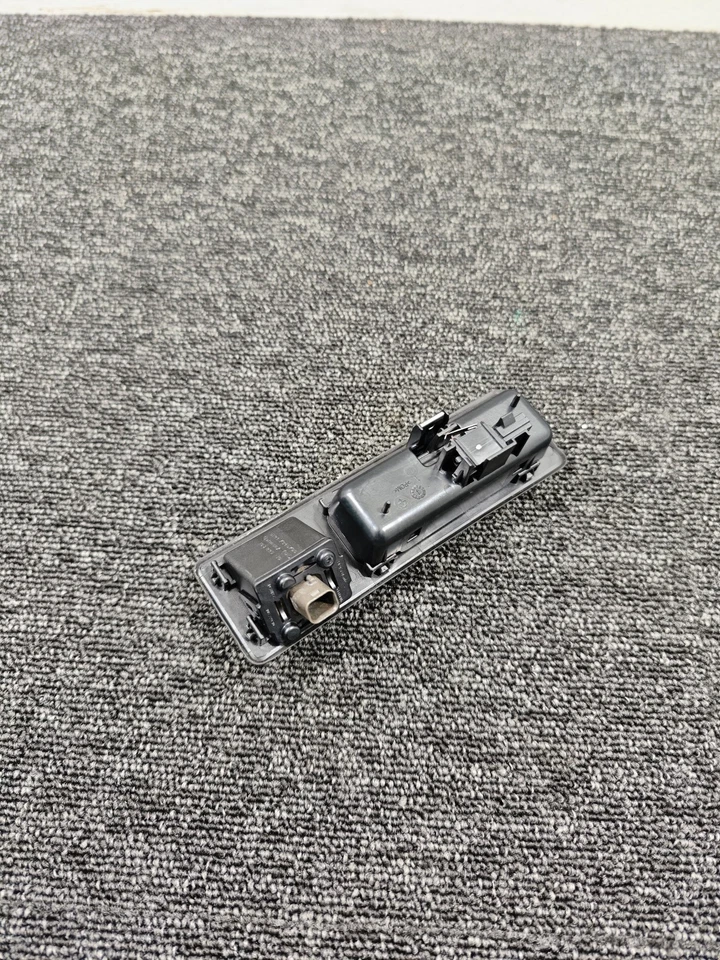 Genuine BMW 2 Series F45 F46 REAR REVERSING CAMERA 6821230 7345700 OEM - Image 4 of 4