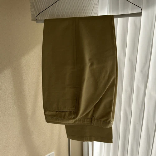 Pantalone donna in lino di Burberry. Taglia 42. In bellissimo colore beige.