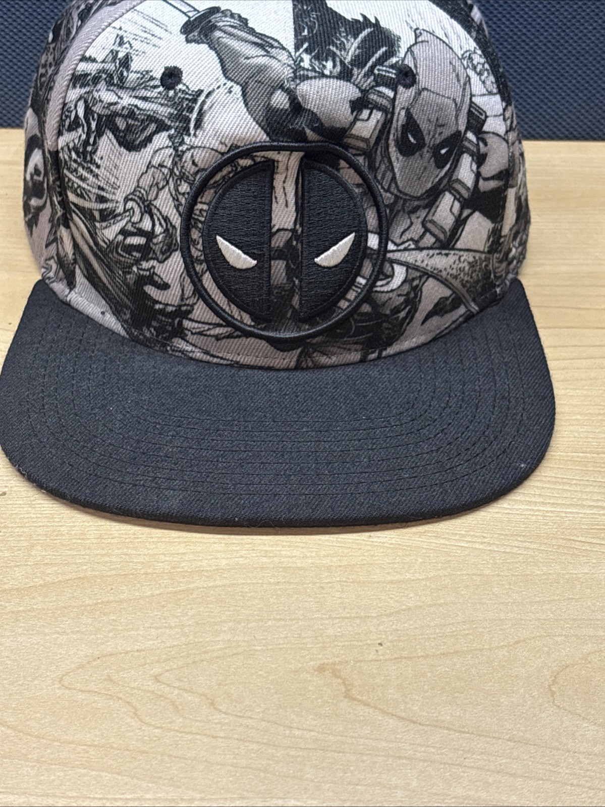 Marvel Deadpool comic art snapback hat black and … - image 3