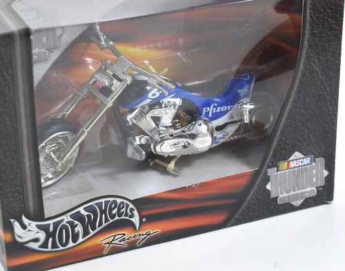 Hot Wheels Racing Mark Martin #6 Pfizer NASCAR Thunder Rides 2002 1/18 Diecast - Picture 6 of 6