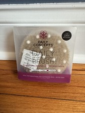 Daily Concepts Daily Detox Massage Brush 1 Natural Bristle Brush -- NEW in box