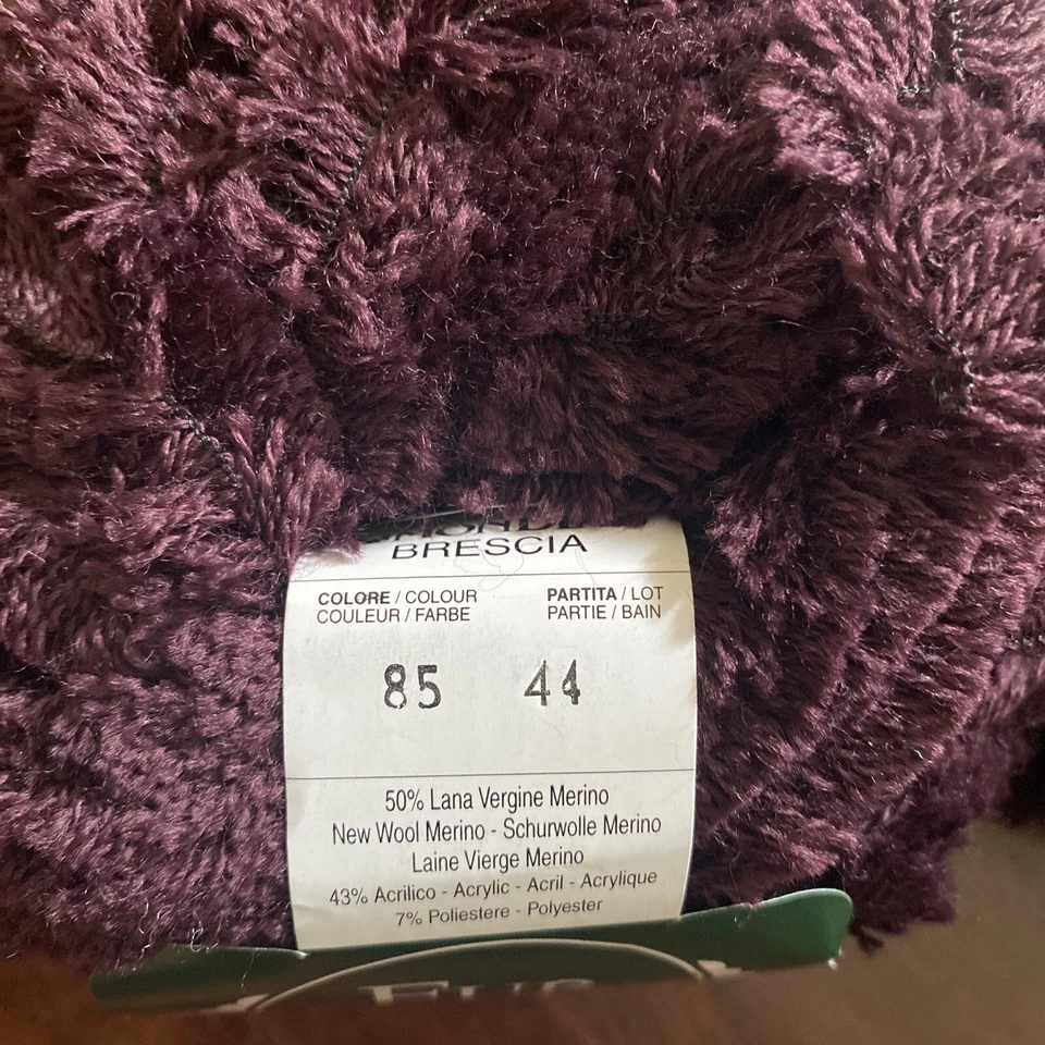 Lot of 4 Balls Mondial La Lana Yarn FUR Merino Wool Blend Burgundy Color 85 50 g - Image 3 of 3
