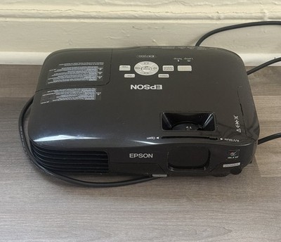 Epson EX7200 Portable Widescreen Projector Model H367A, Lamp Hour: 318