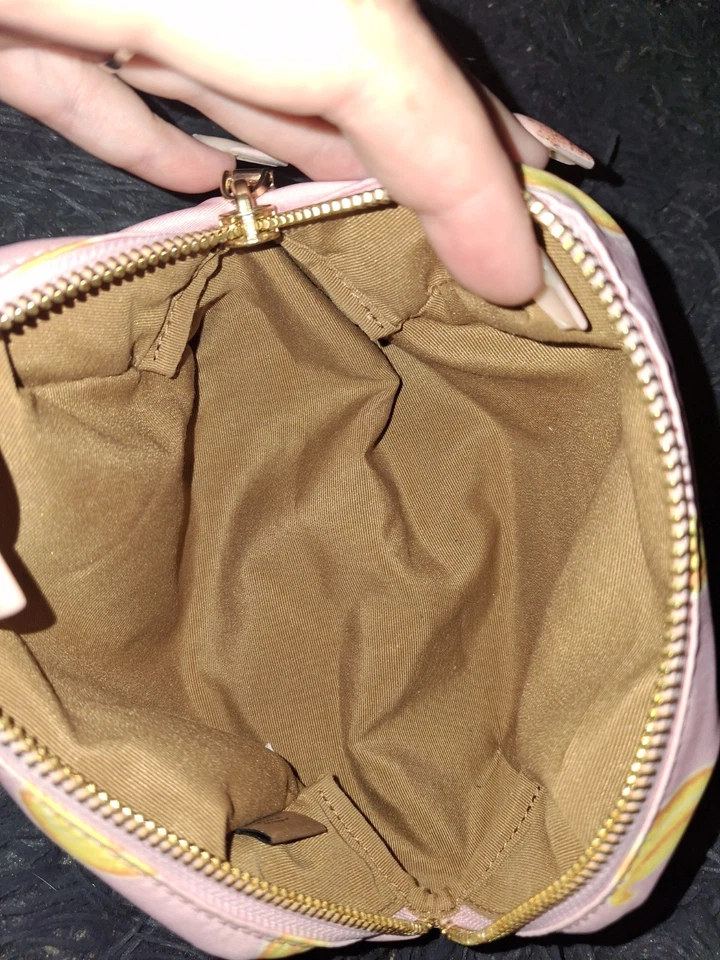 Coach NUEVO Bolso de Cosméticos Cuadrado de Nylon Estampado de Plátano Rosa Nuevo Foto 4 de 4