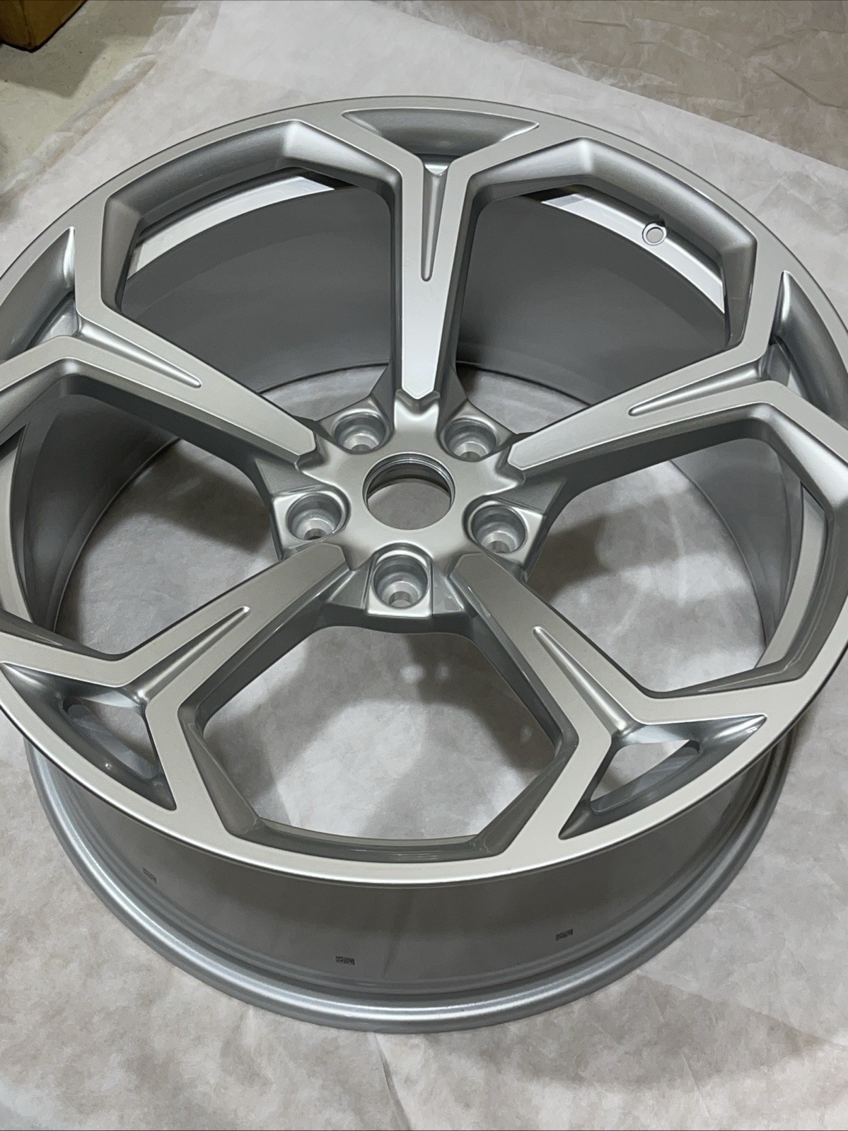 2019-2022 OEM Lamborghini Urus 22" Rim Wheel Silver Alloy 4ML601025K, New