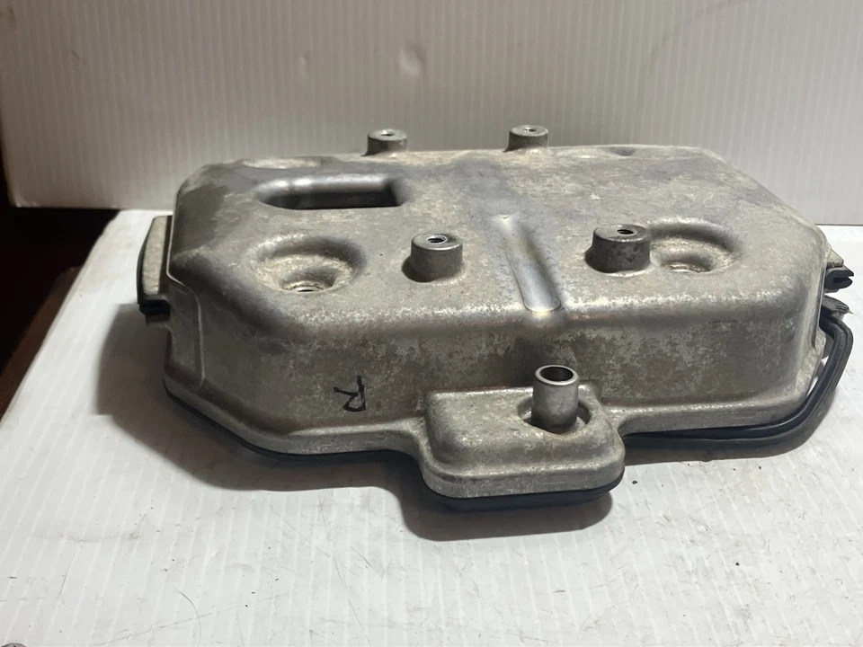 2009 Kawasaki Vulcan Classic 1700 Valve Cover, Rear (OEM) - Imagem 4 de 4
