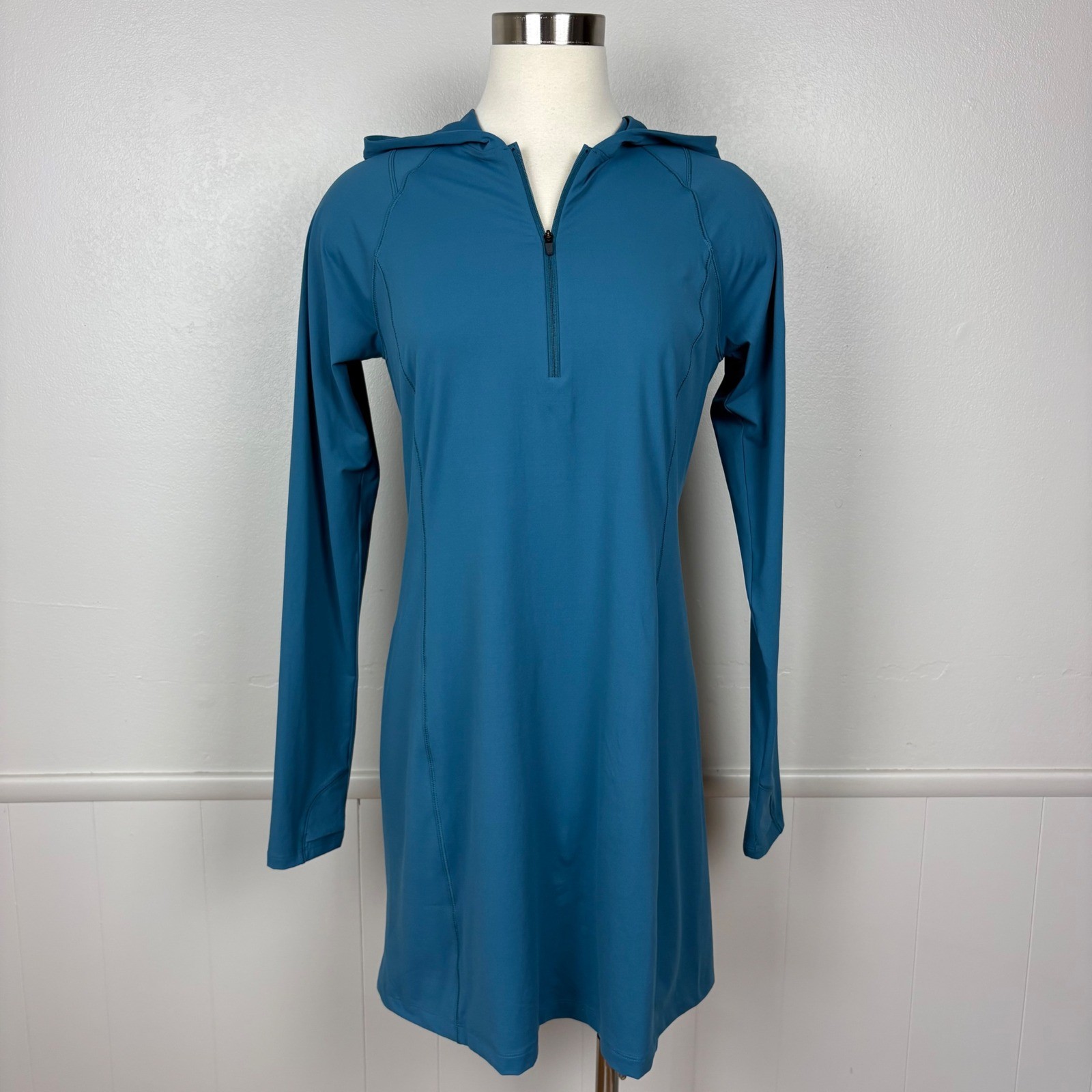Mountain Hardwear Womens Crater Lake Dress NWT Sz M Baltic Blue Long Sleeve UPF