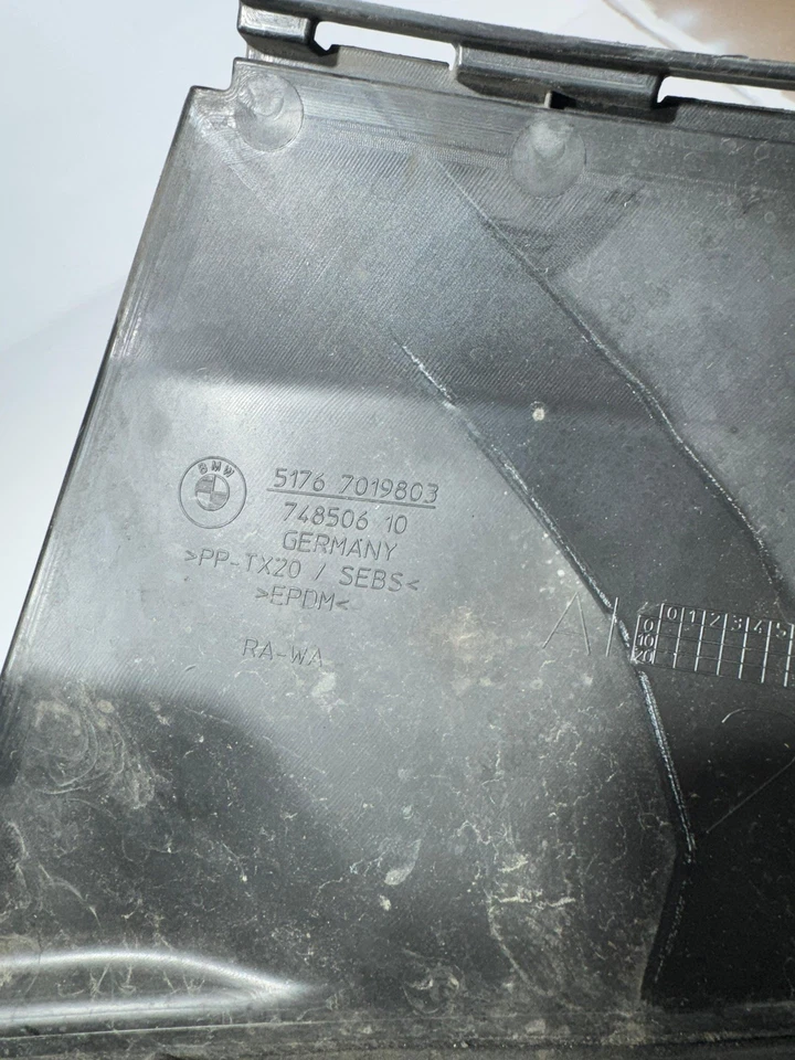 2012-2016 BMW 528I XDRIVE — УПЛОТНЕНИЕ ЛЕВОГО КАПОТА, поддержка/крышка панели 7019803 - Изображение 3 из 3