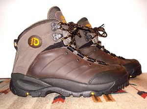 dunham hiking boots