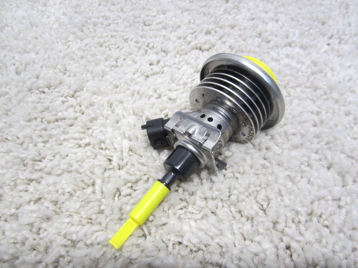 AUDI A6 / A7 / A8 / Q5/ NEW OEM INJECTION NOZZLE VALVE 4H0-131-113  