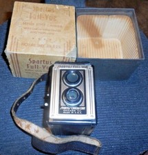 Spartus Full-Vue Reflex Style Camera with Large View Finder Twin Lens in Box