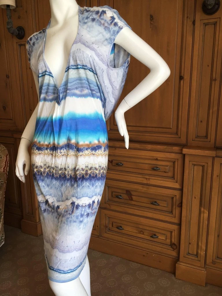 ALEXANDER MCQUEEN ALEXANDER MCCHEEN STAMPA AGATA TAGLIO BASSO CON ABITO MANTELLO DRAPPEGGIATO SUL RETRO. Taglia S.