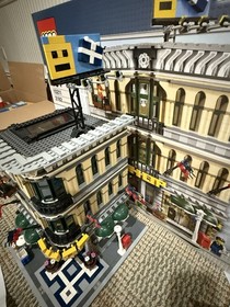 LEGO Creator Expert: Grand Emporium (10211) 100% COMPLETE With Box and Manuals